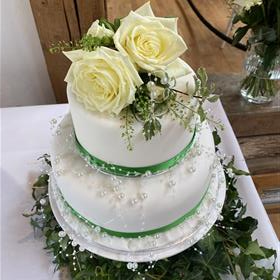 fwthumbb cake 2.jpg